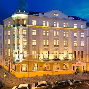 rezervați aici